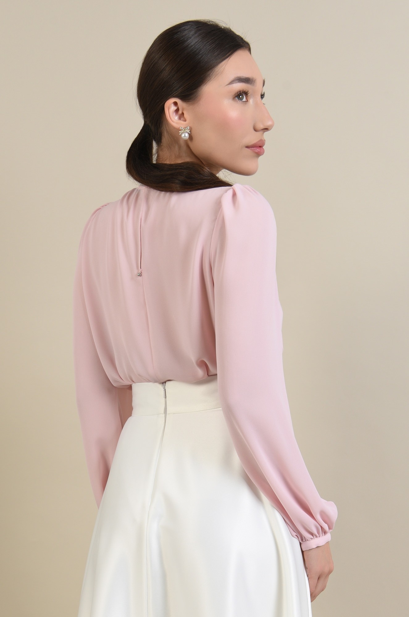 2 - BLUZA OFFICE ROZ CU PERLE LA DECOLTEU