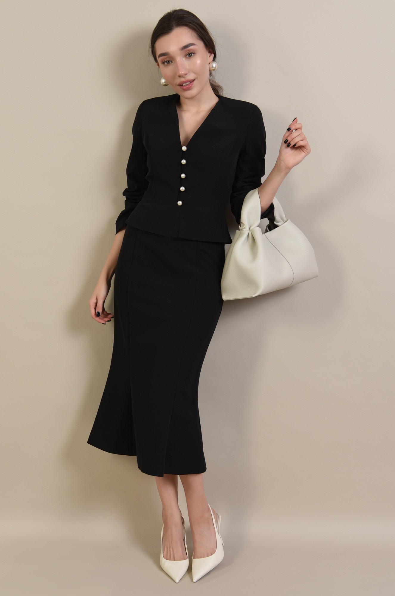 4 - FUSTA CASUAL NEAGRA CU TALIE INALTA