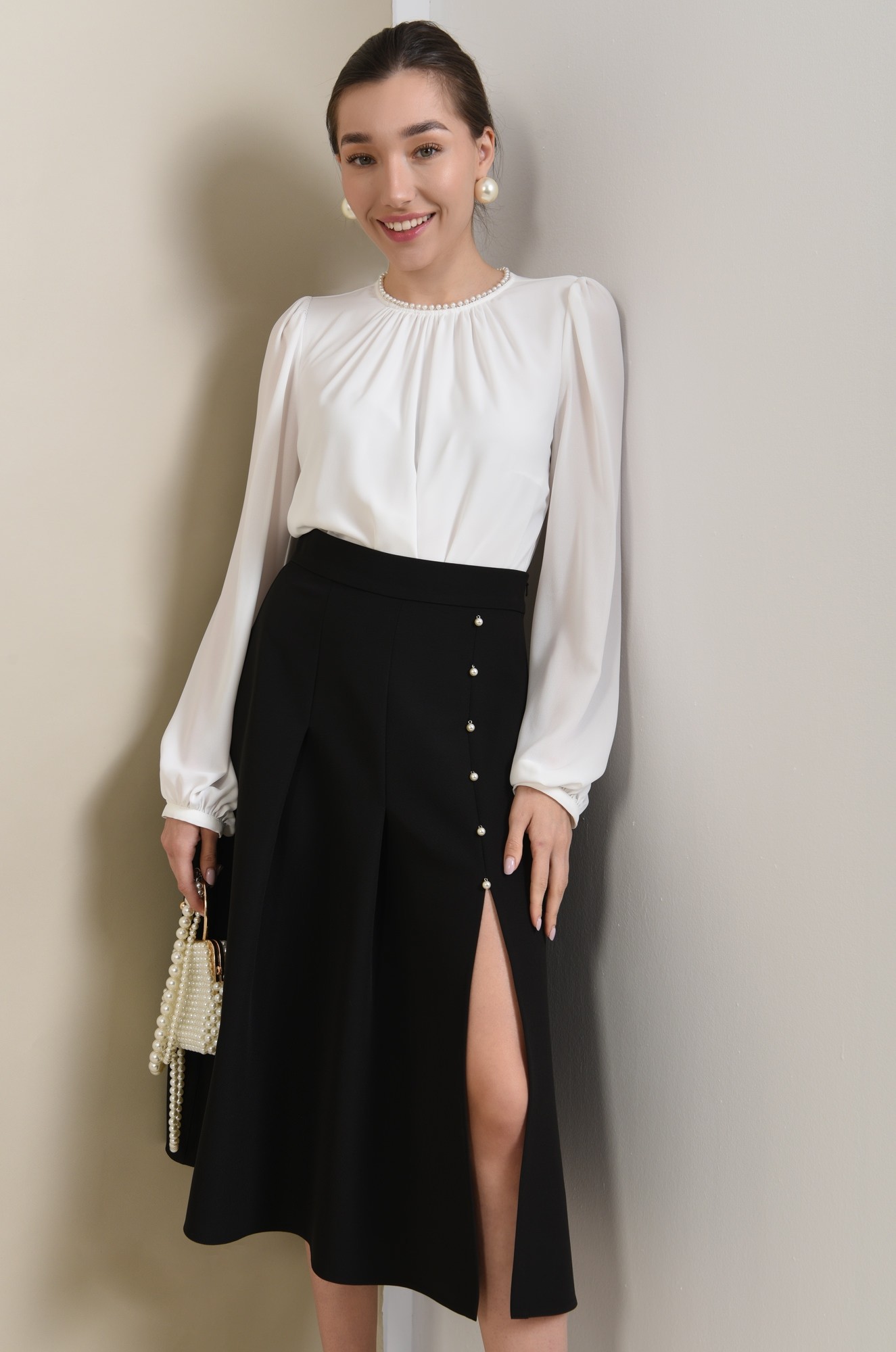 0 - FUSTA NEAGRA CASUAL CU PERLE SI SLIT