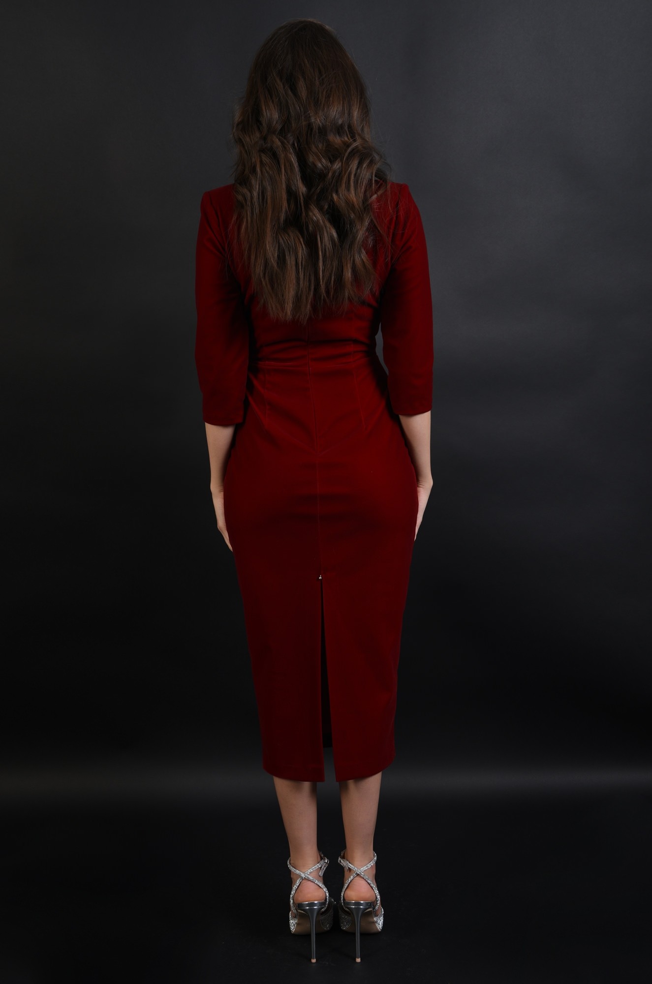 2 - ROCHIE ELEGANTA DIN CATIFEA  CU DECOLTEU AMPLU