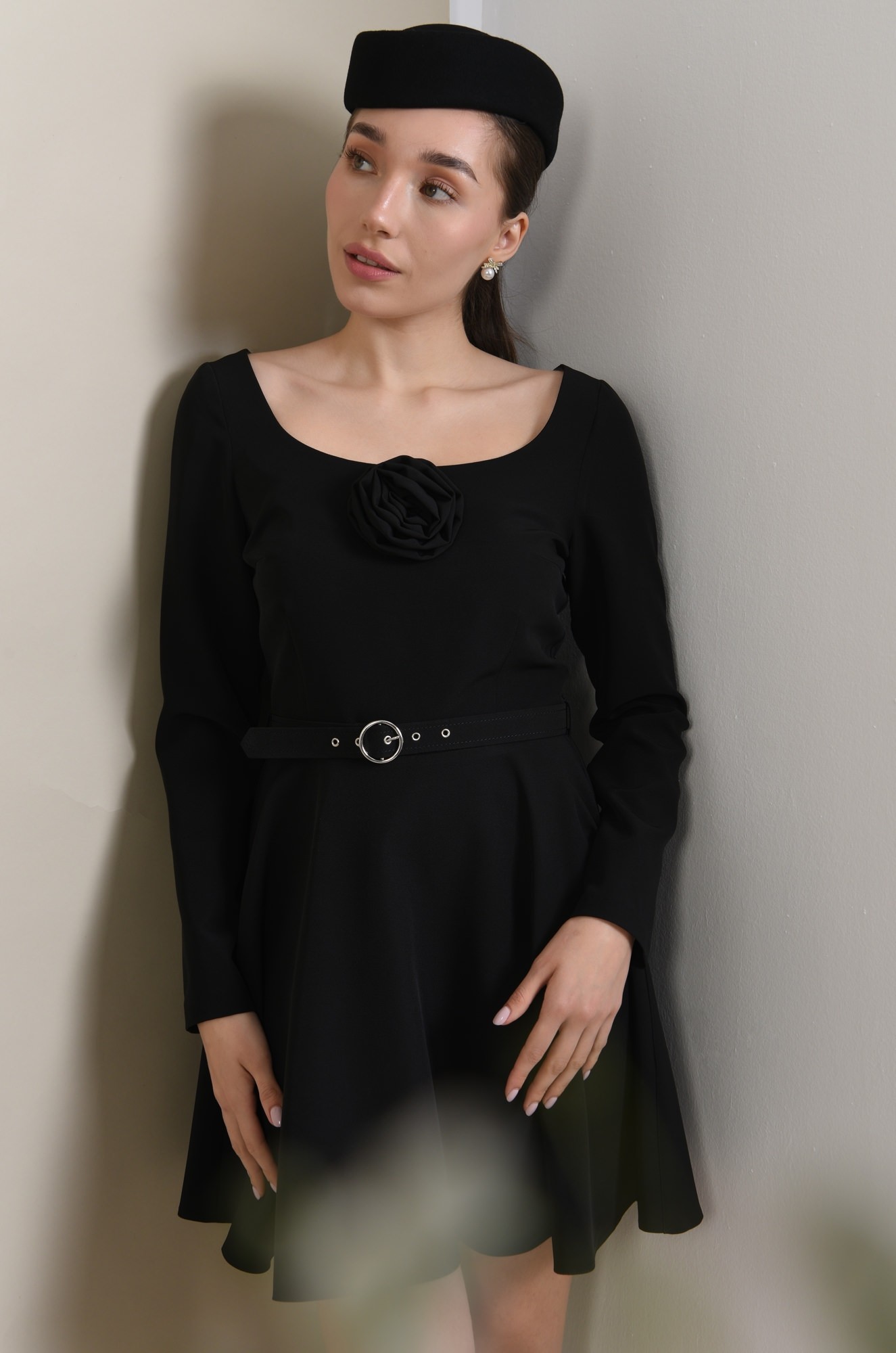 4 - ROCHIE CAMBRATA CU FLOARE SI CENTURA