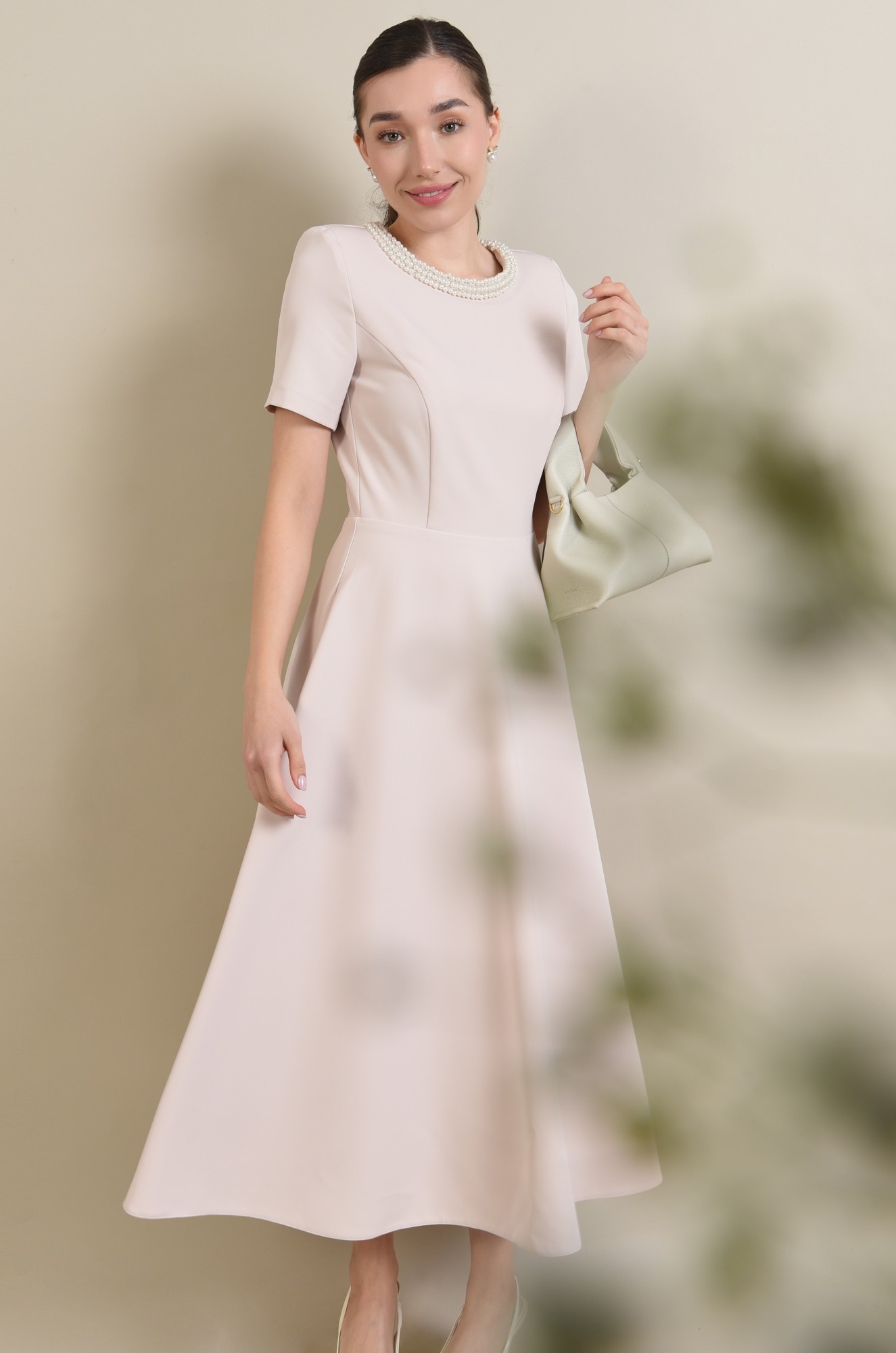 0 - ROCHIE MIDI CREM CU PERLE LA DECOLTEU