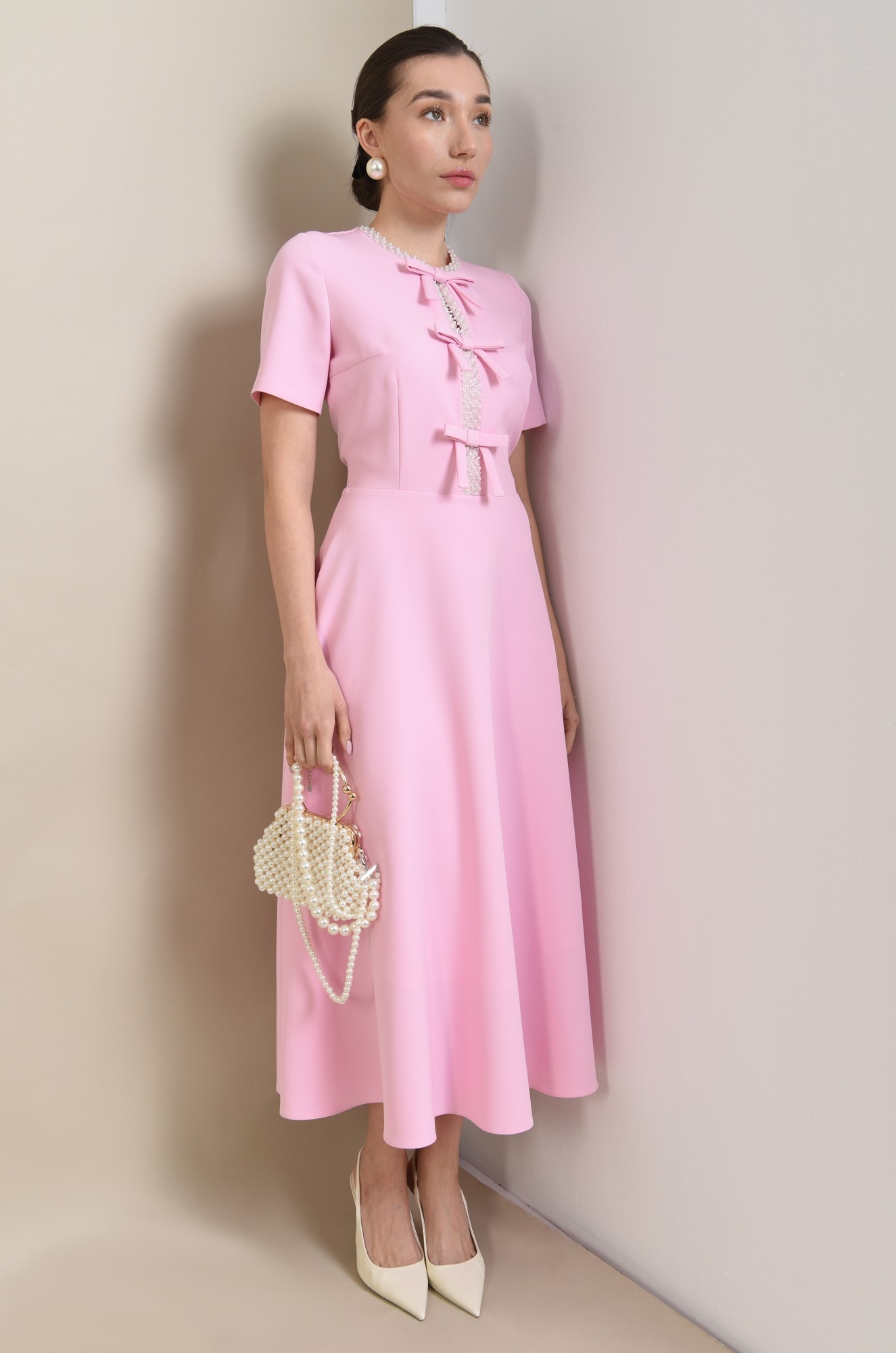 6 - ROCHIE MIDI ROZ CU MANECA SCURTA SI PERLE