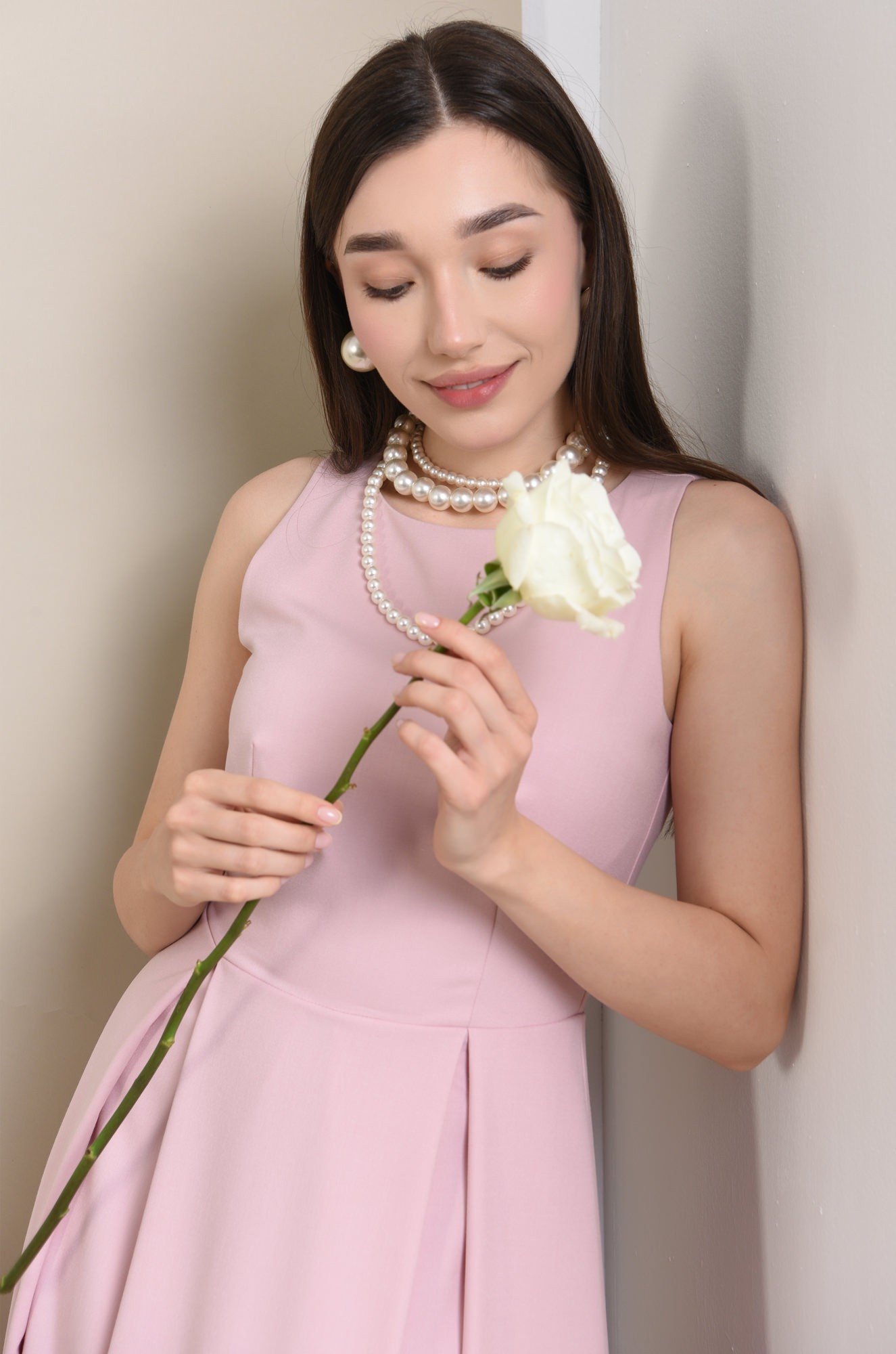 0 - ROCHIE MIDI ROZ CU PLIURI DECORATIVE