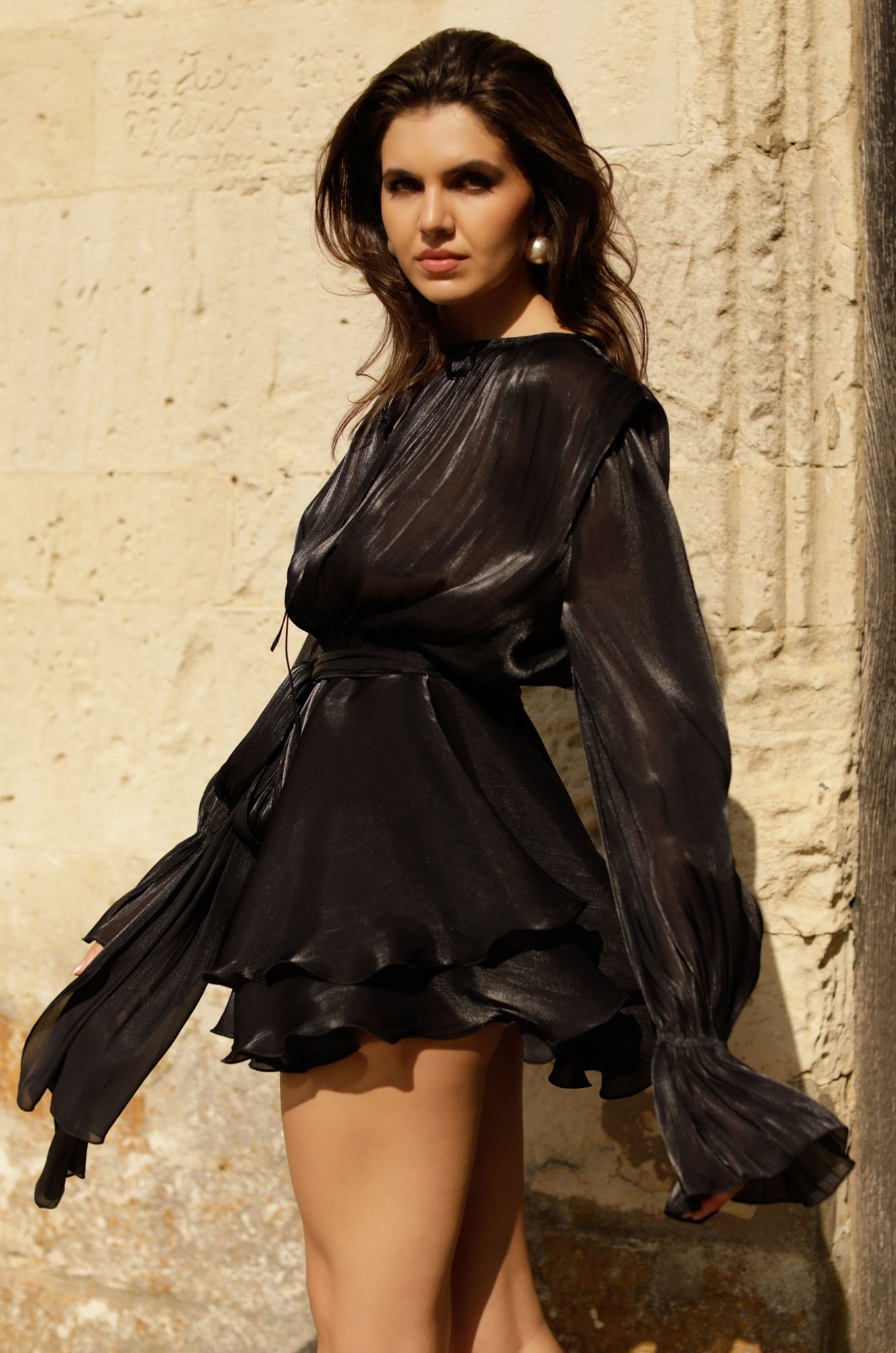 4 - ROCHIE NEAGRA SCURTA CU TALIE ELASTICA