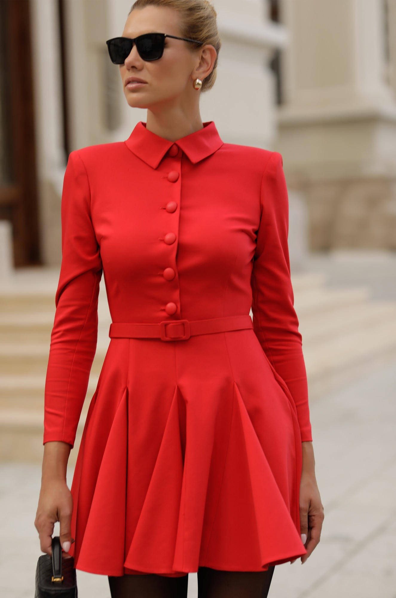 8 - ROCHIE ROSIE DIN BUMBAC CU NASTURI 