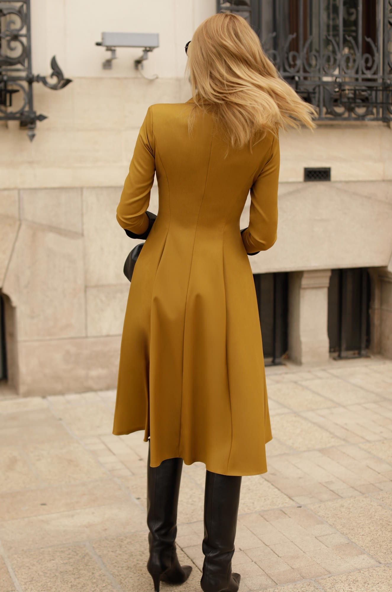 2 - ROCHIE OLIVE BLAZER CU NASTURI AURII