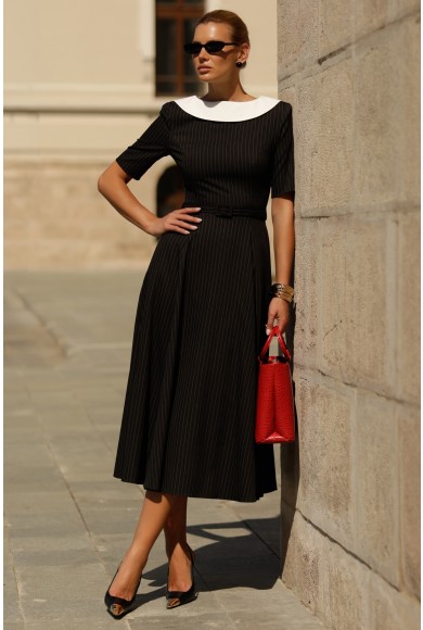 ROCHIE NEAGRA CU TALIE CAMBRATA