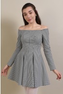 6 - ROCHIE SCURTA CU UMERII DEZGOLITI