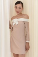 6 - ROCHIE SCURTA CREM CU DECOLTEU PE UMERI